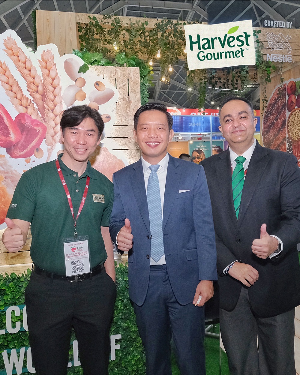 Mr Alvin Tan, Minister of State for Trade and Industry & Culture, Community and Youth (centre), flanked by Mr Nikhil Chand, Managing Director of Nestlé Singapore (right) and Mr Chow Phee Chat, Regional Head – Marketing, Communication and Innovation Nestlé Malaysia & Singapore (left).