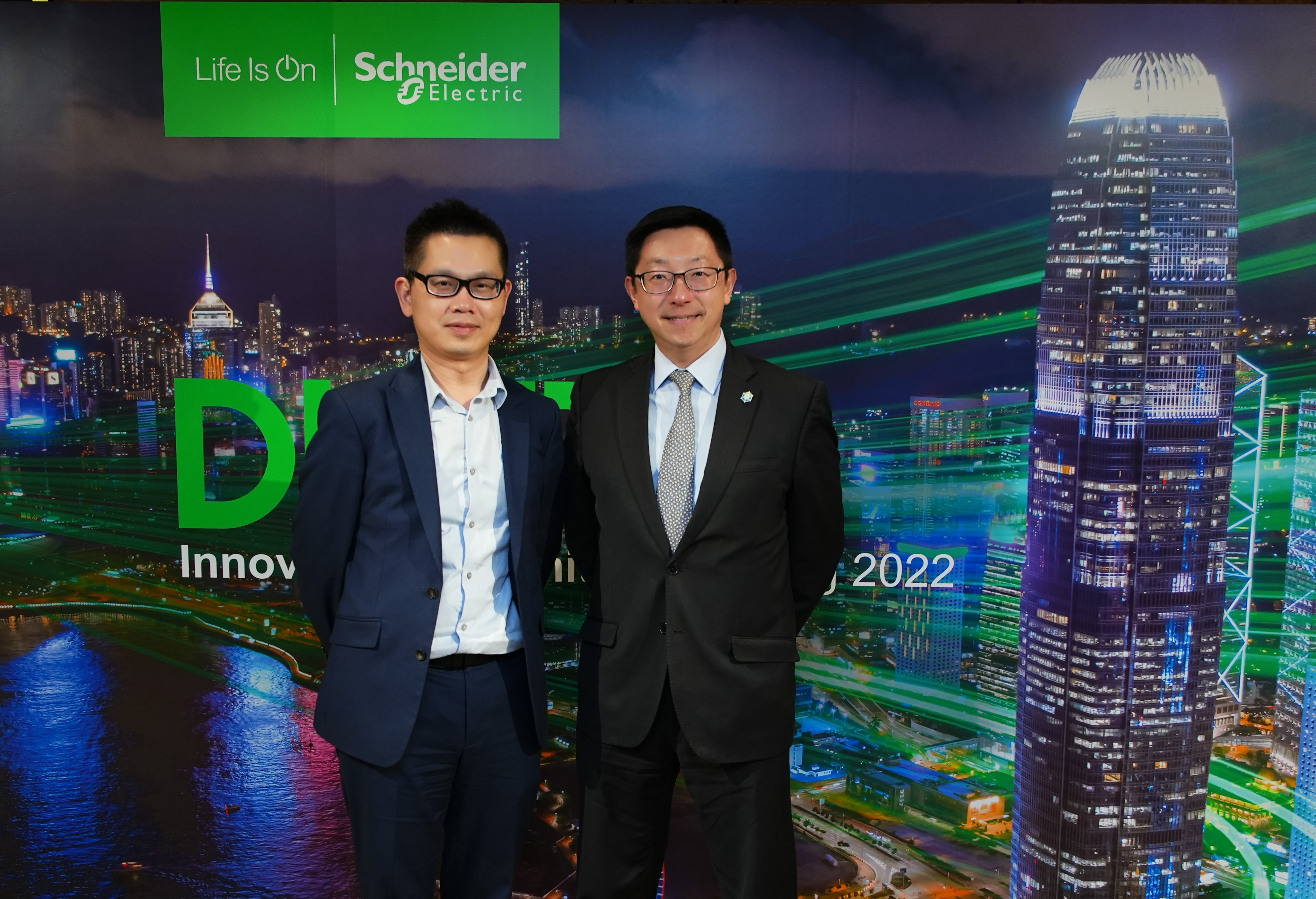 Jonathan Chiu, President, Schneider Electric Hong Kong (left) and Simon Ng, Chief Executive Officer, Business Environment Council (right), shared a new survey conducted by Business Environment Council (BEC), in collaboration with Schneider Electric, to provide a deeper understanding of the current perceptions of sustainability or ESG and the level of preparedness in moving towards Hong Kong
