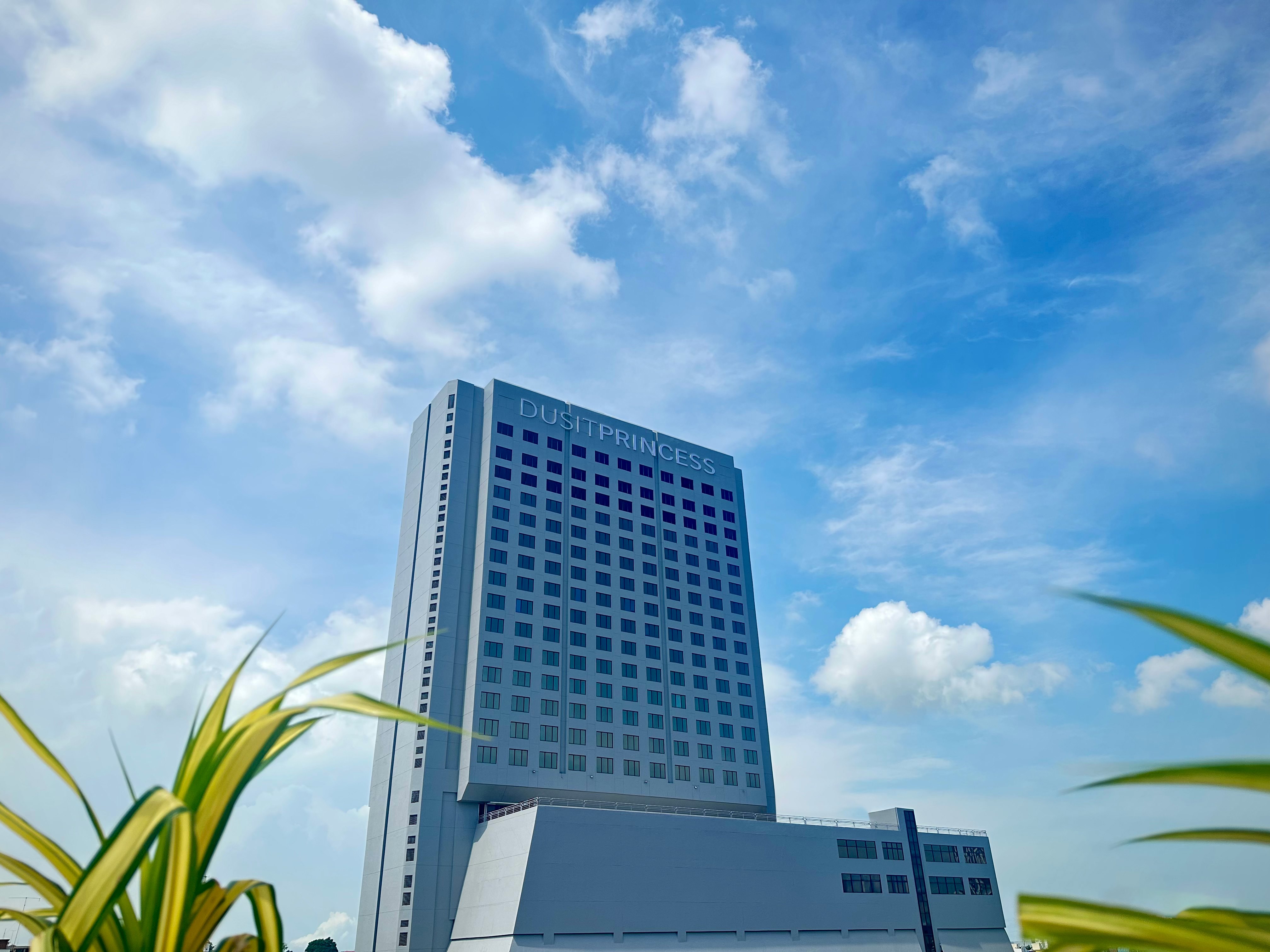 Dusit Princess Melaka offers guests a memorable escape in the heart of Malaysia’s historic city.