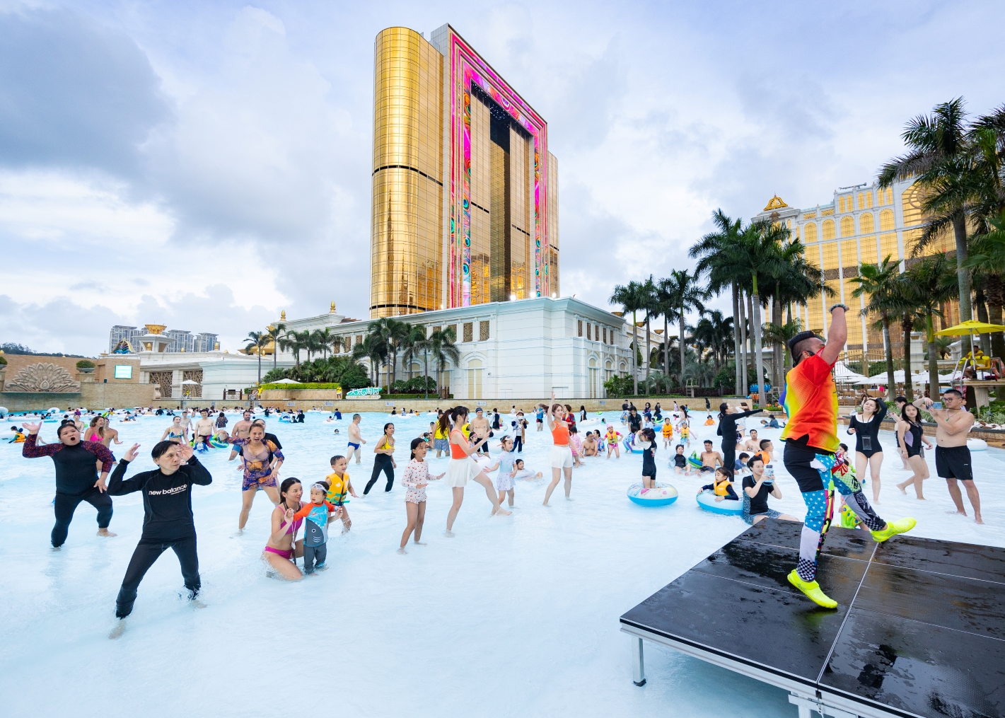 The Grand Resort Deck at Galaxy Macau offers beyond swimming and water adventures – Aqua Zumba and bodyweight workshops will be available on September 27 and 28, as well as from October 1 to 5.