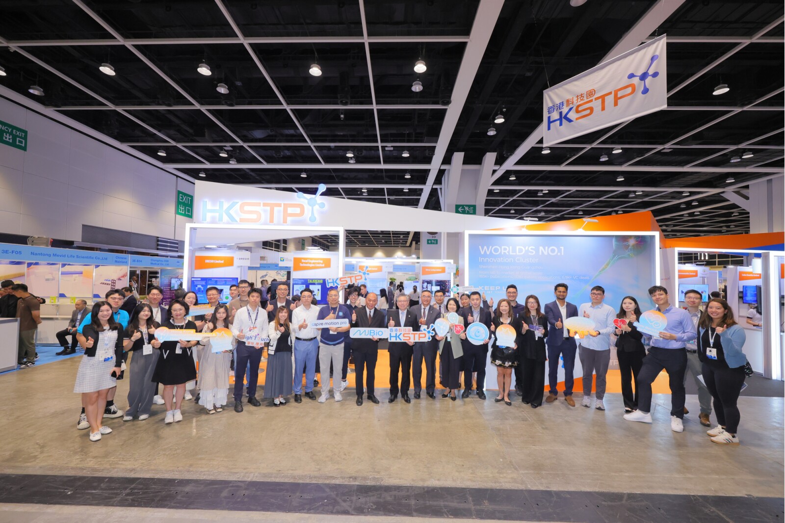 HKSTP joined Medical Fair and Asia Summit on Global Health with 38 Park companies, comprehensively demonstrating the diverse strengths of Hong Kong