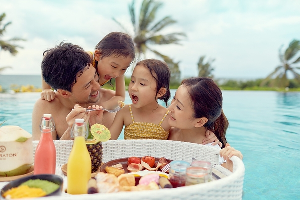 Family Breakfast by the Pool at Sheraton Bali Kuta Resort Family Breakfast by the Pool at Sheraton Bali Kuta Resort