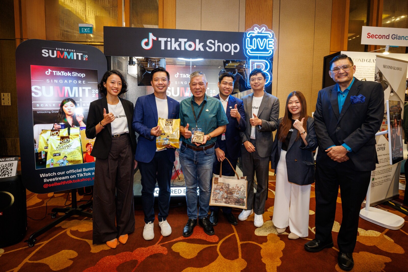 Left to right: Ms Candera Chan (Public Policy Lead, TikTok), Mr Alvin Tan (Minister of State, Ministry of Foreign Affairs & Ministry of National Development), Mr Jason Soon (Founder, Kim's Duet), Mr Nevin Soon (Second-Generation Coffee Manufacturer and Management Associate, Kim's Duet), Mr Shichen Sun (Country Lead, TikTok Shop Singapore), Ms Sharmaine Ng (Head of Strategic Partnerships, TikTok Shop Singapore), Tan Seri Prof Sean Rozario KStJ (President, SME Marketing)