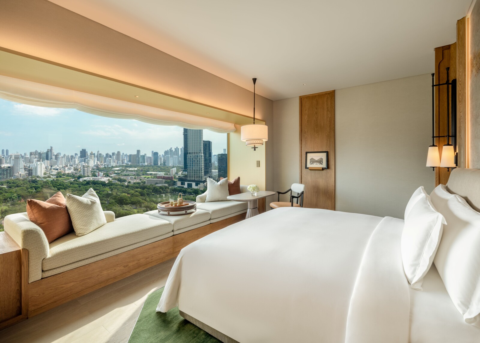 Dusit Thani Bangkok, Dusit