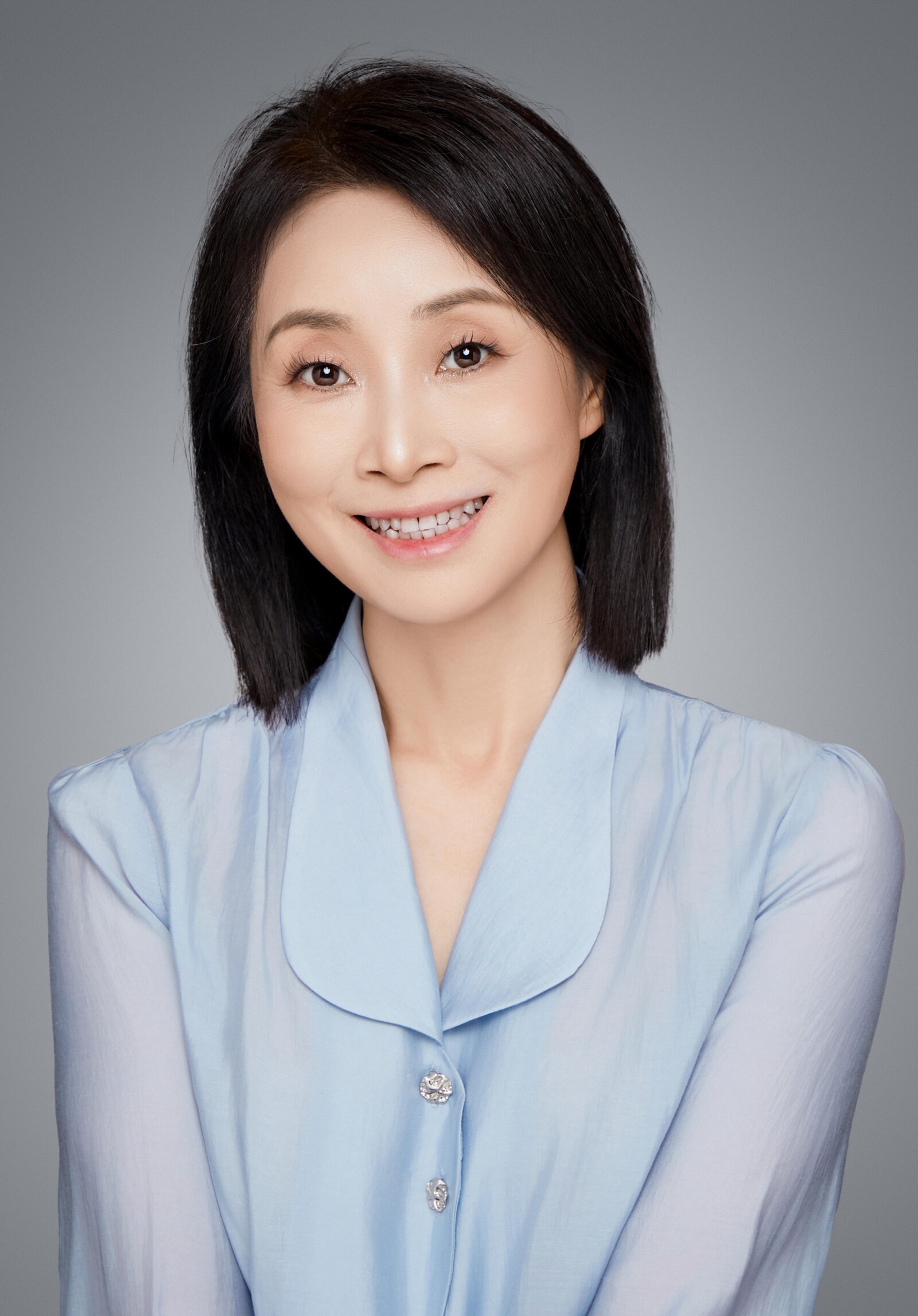 Emma Wu (Wu Beiwen) Chairperson, VX Logistics Emma Wu currently serves as the chairperson of VX Logistics. As an active practitioner of China